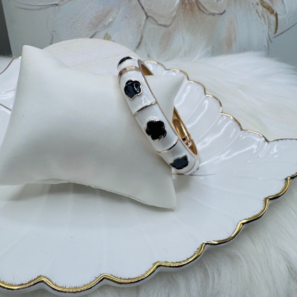 The Clarissa Enamel Cloisonne Bracelet Bangle Thick Style in Cruella Color